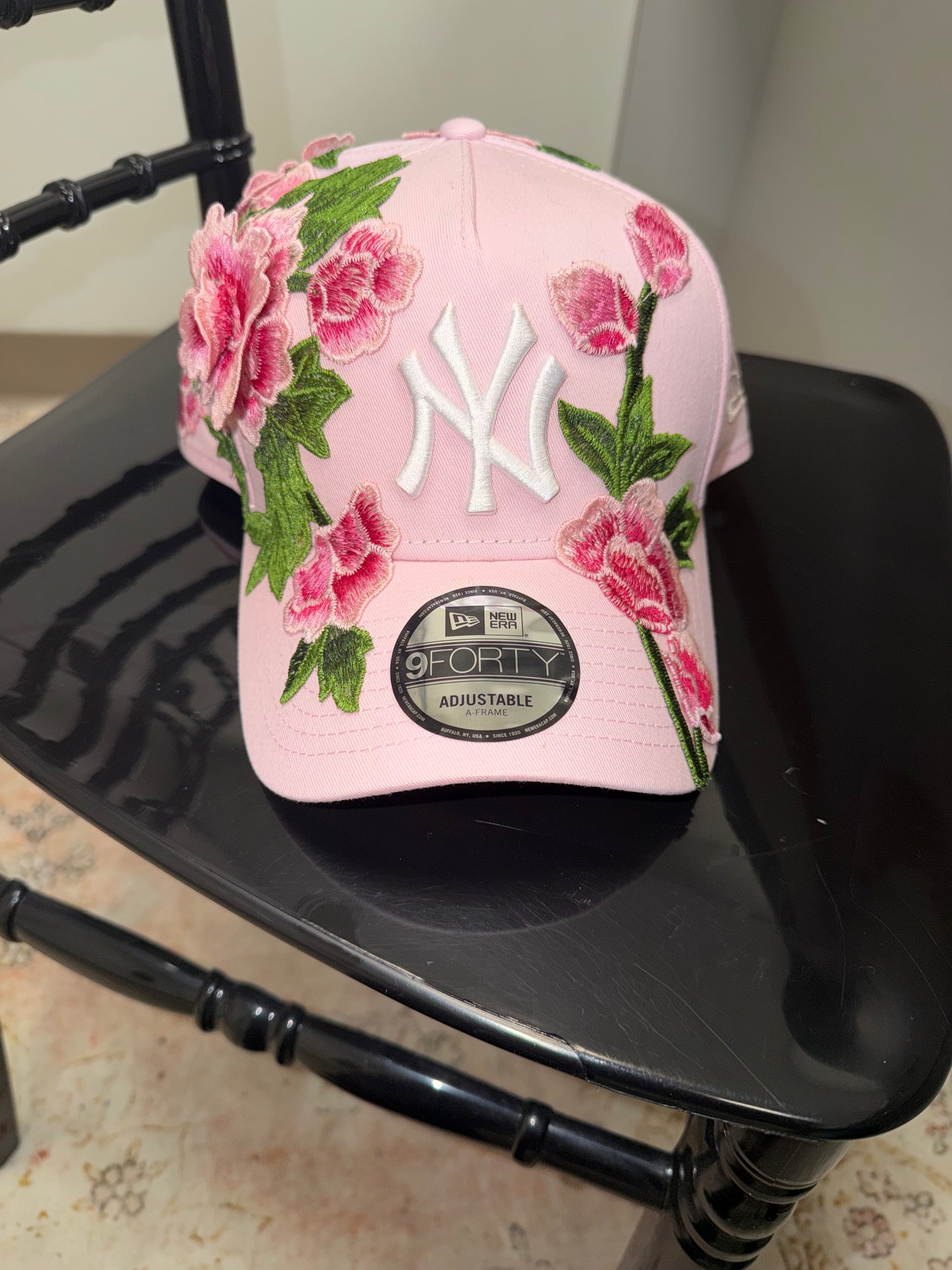 PINK VS ROSES EMBROIDERY BLING BASEBALL CAP display picture 2